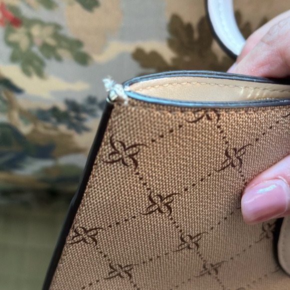 Cream patterned Nine West Purse - Picture 5 of 9